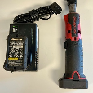 Snap-On 3/8" electric ratchet with two batteries and charger. 