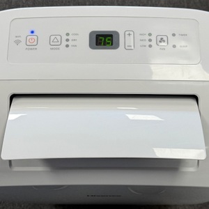 HISENSE PORTABLE A/C  WITH VENT HOSE AND WINDOW ATTACHMENT