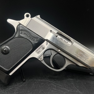 WALTHER PPK  380 PISTOL IN CASE WITH TWO MAGS 